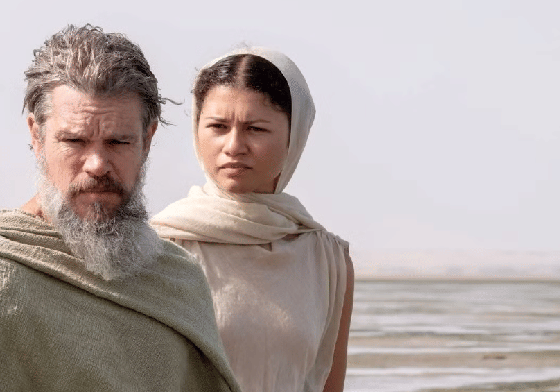 Zendaya (kanan) dalam The Odyssey