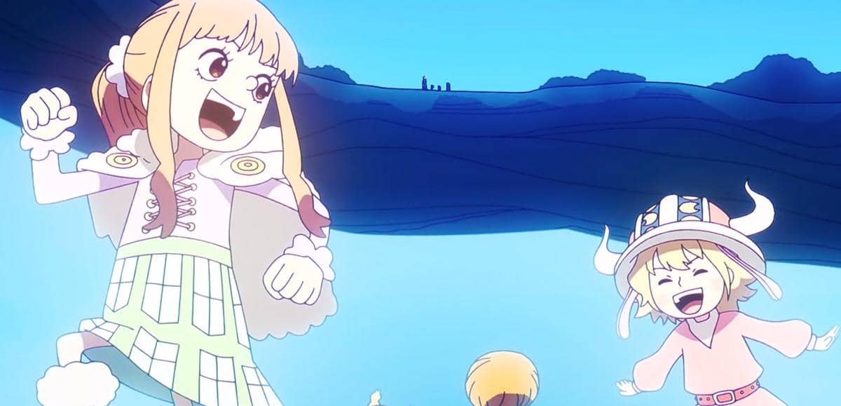 Dua anak karakter anime raksasa tertawa dan berlari di area terbuka dengan latar langit biru dan pegunungan di kejauhan.