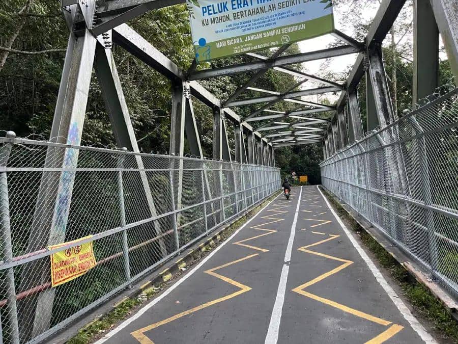 Cegah Aksi Nekat, Jembatan Cangar Dipagari 2,45 Meter