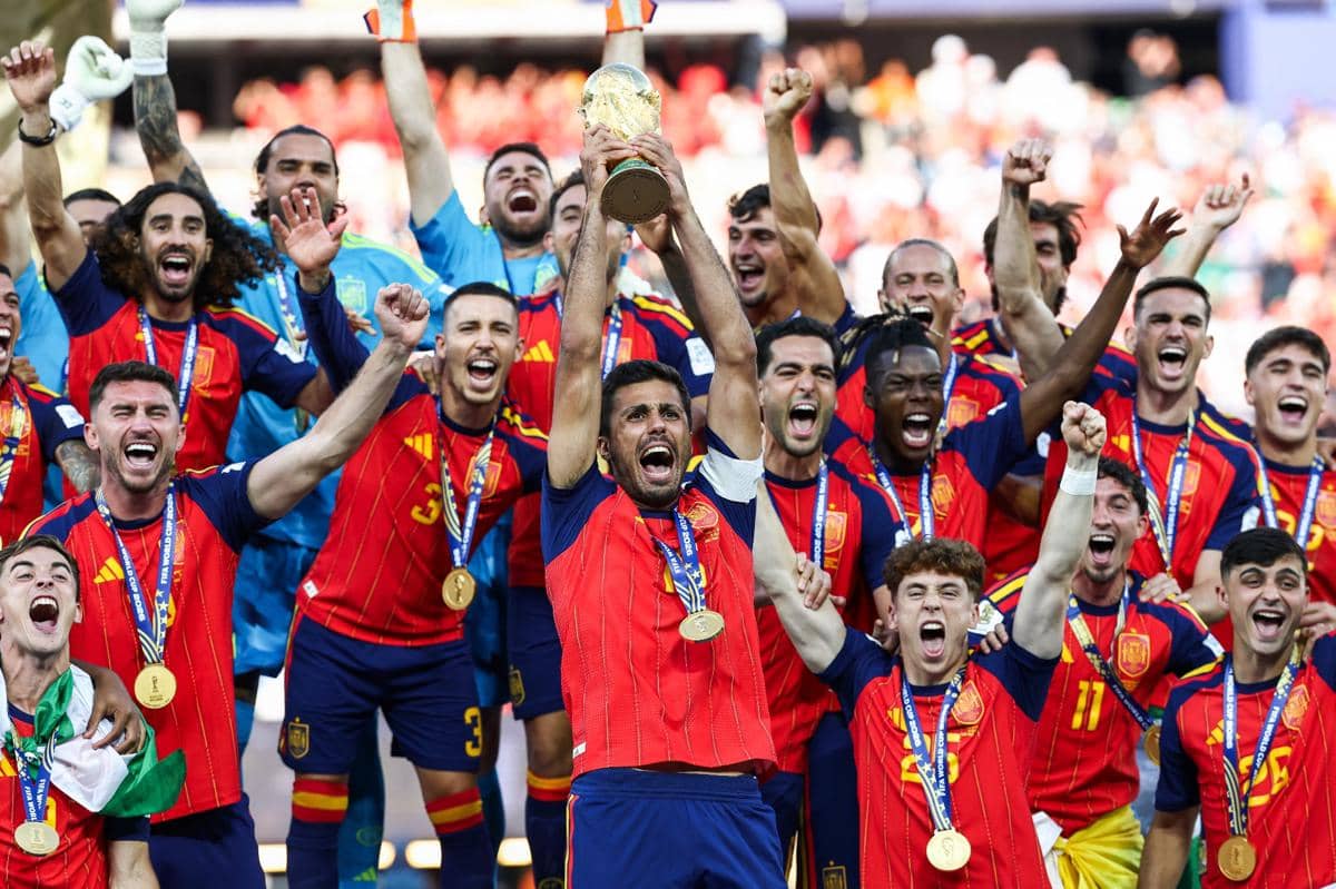 Spanyol 2 Kali Kawinkan Trofi Euro dan Piala Dunia, Luar Biasa!