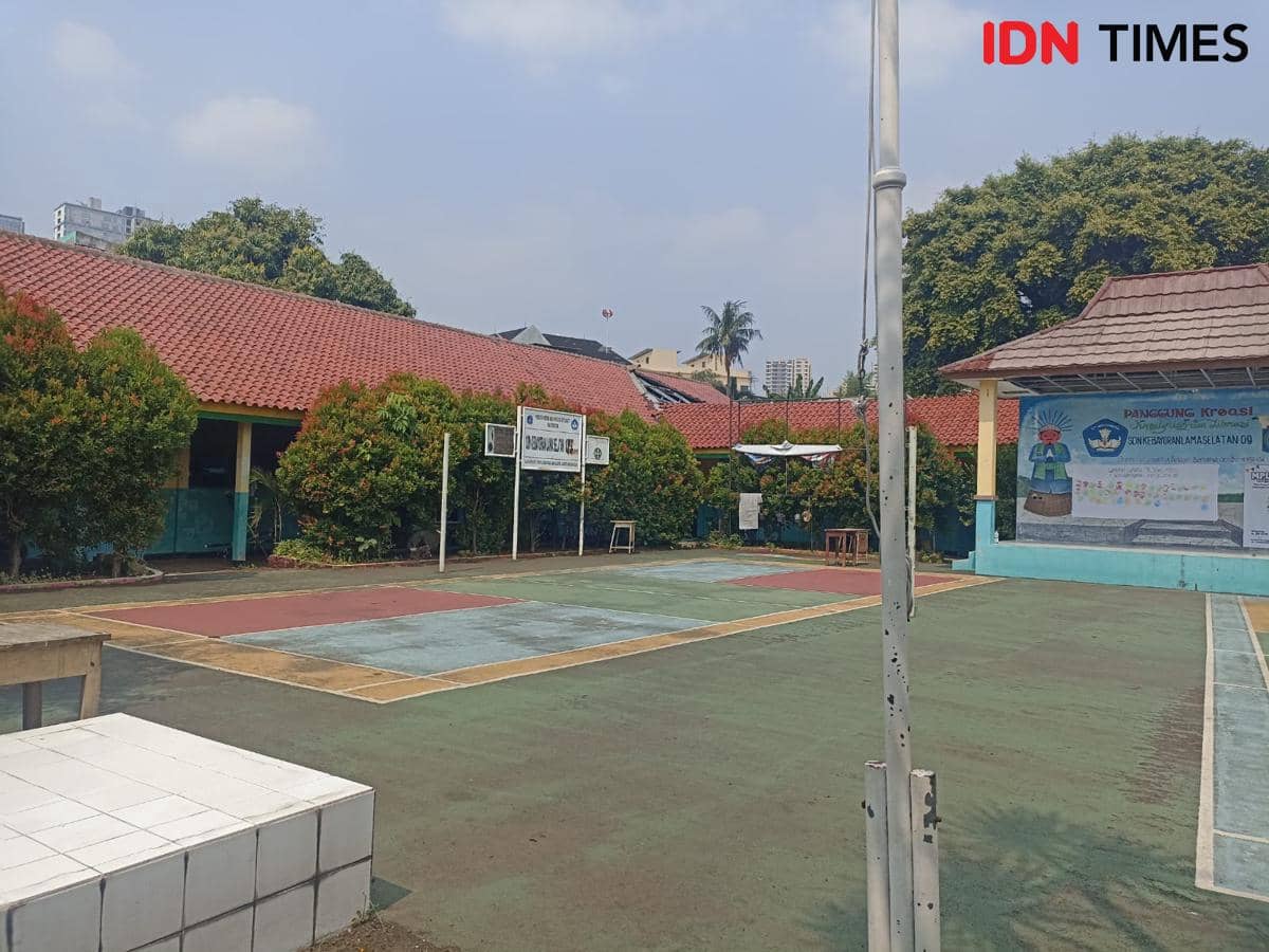 2 Tahun SDN Kebayoran Roboh, Kepala Sekolah Tahan Tangis Lihat Kondisi Siswa