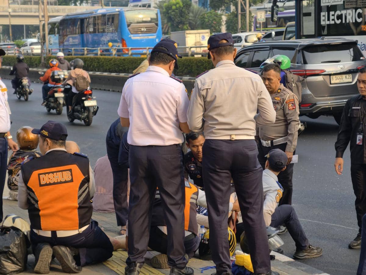 Kecelakaan Beruntun di MT Haryono, 4 Orang Terluka