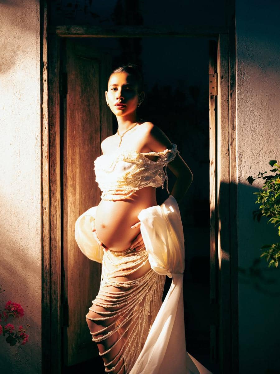 Look Shenina Cinnamon di Maternity Shoot Terbaru (instagram.com/angga)