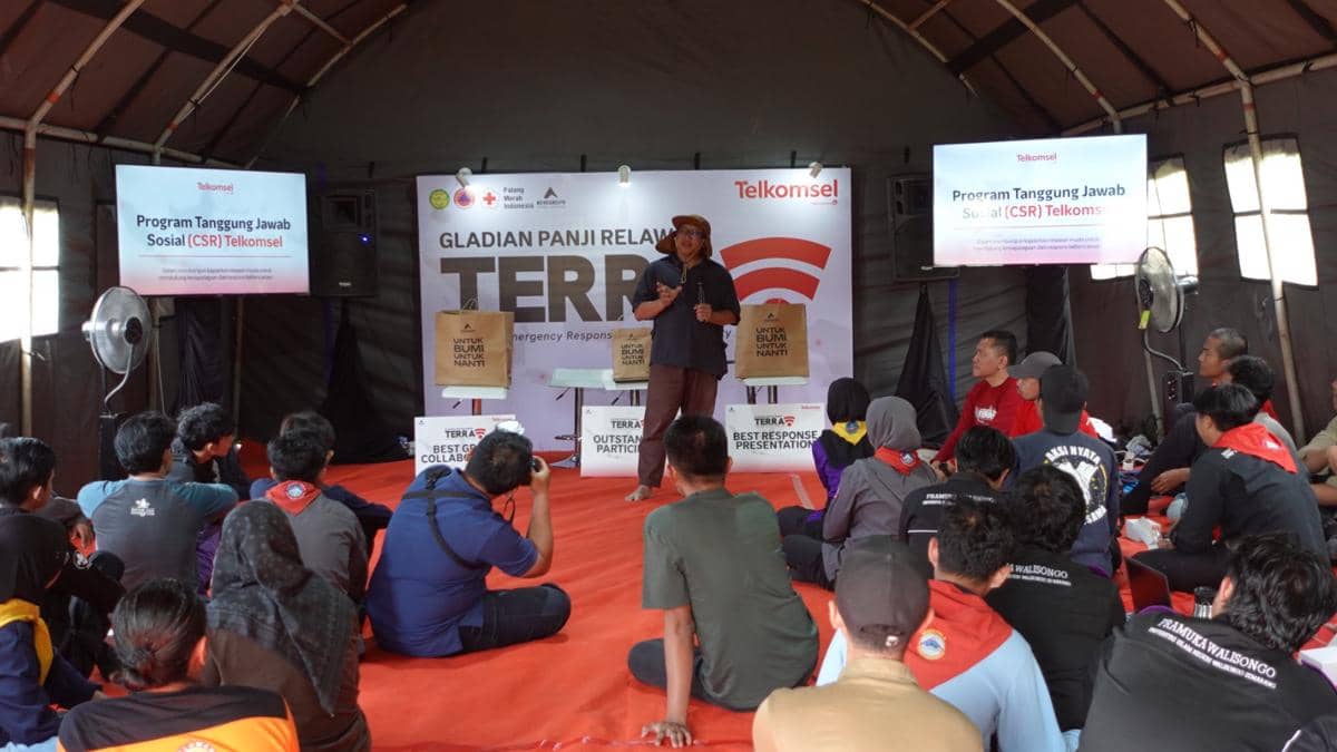 Salah satu aktivitas program Telkomsel Emergency Response & Recovery Activity (TERRA). (Dok. Telkomsel)