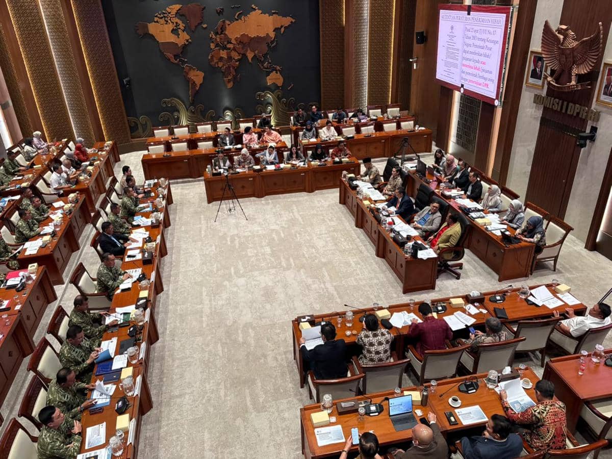 DPR Setujui Hibah Kapal Induk Italia, Bersandar di RI 20 September