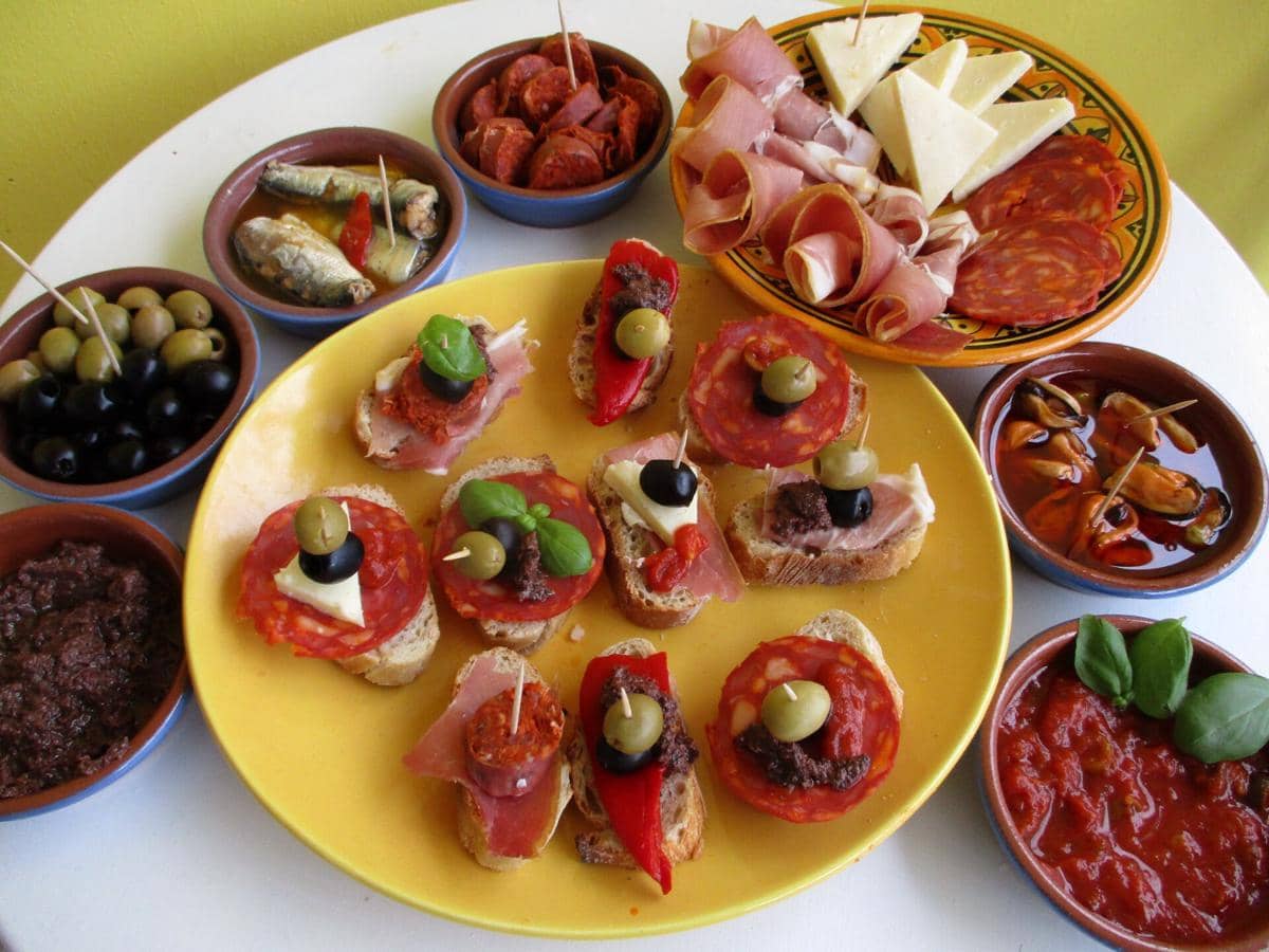 5 Tapas Khas Spanyol yang Cocok untuk Teman Bersantai, Bikin Nagih!