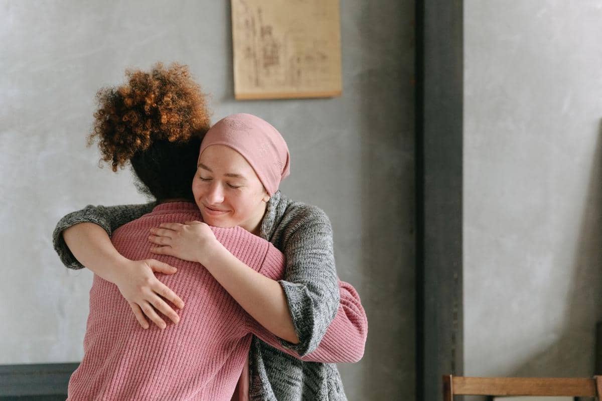 5 Ide Hantaran saat Menjenguk Tetangga Sakit, Bisa Parsel dan Uang