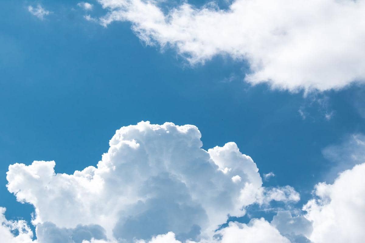 Kenapa Ruang Angkasa Hitam, tetapi Langit di Bumi Berwarna Biru?
