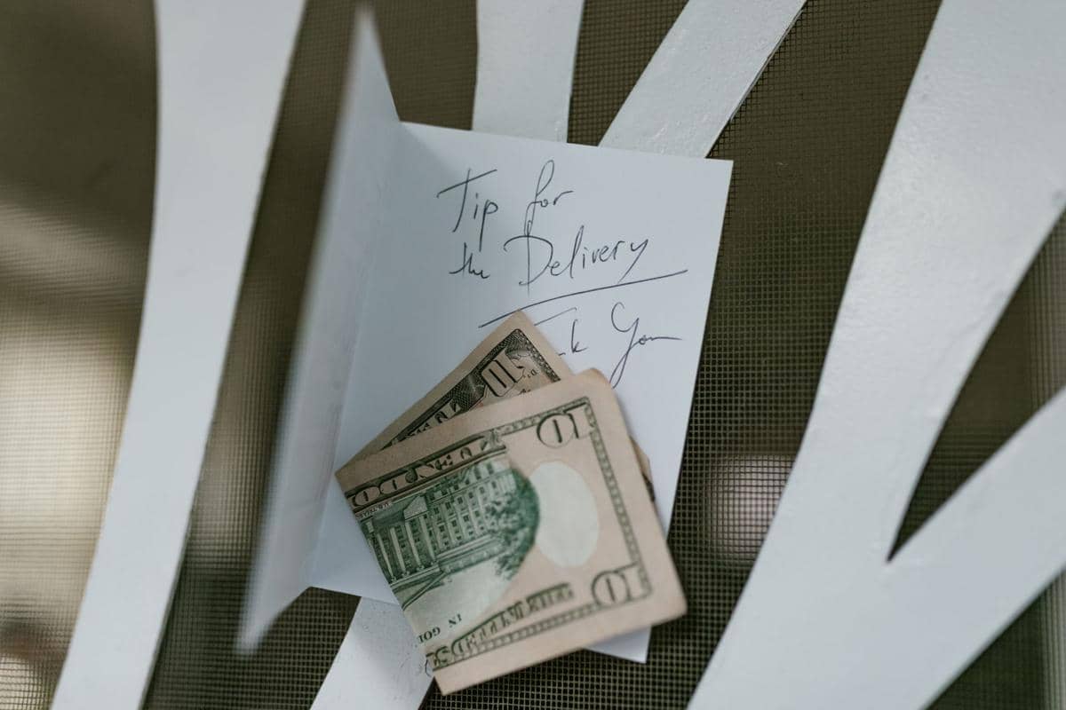 5 Aturan Memberi Tip di Restoran Amerika, Salah Hitung Bisa Dimusuhi