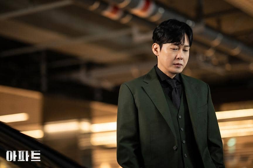 Still cut The Apartment Job dari JTBC, digunakan sebagai materi promosi untuk serial televisi tersebut.