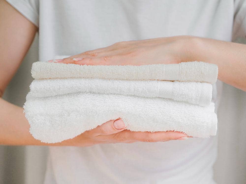 Handuk Putih Cepat Kusam? Coba Cek Cara Mencucinya Dulu!