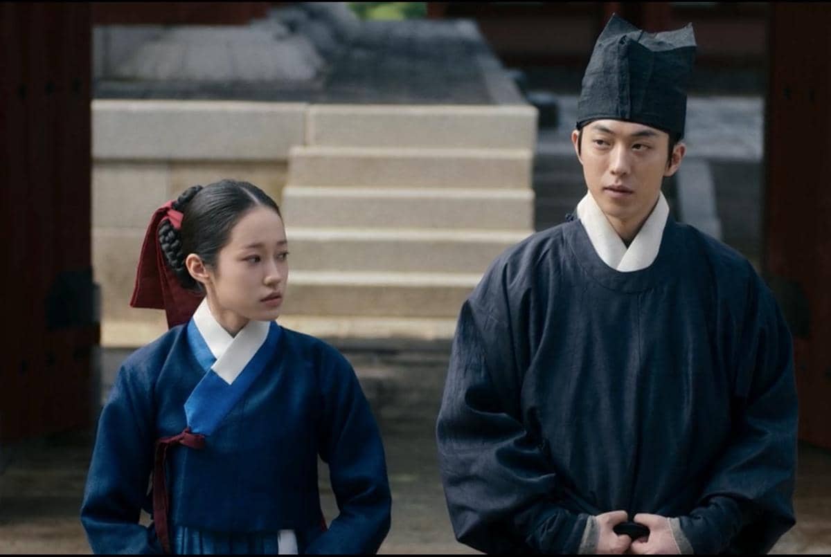 4 Teori Fans Soal The East Palace, Siapa Ular yang Melilit Ibu Suri?