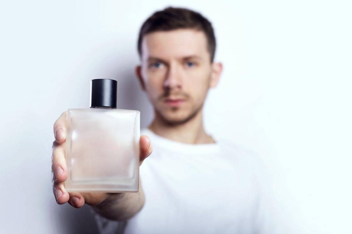 ilustrasi parfum cowok