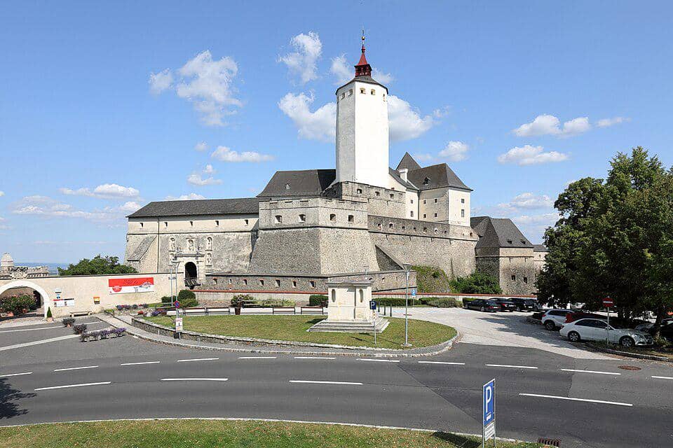 Kastil Forchtenstein di Austria