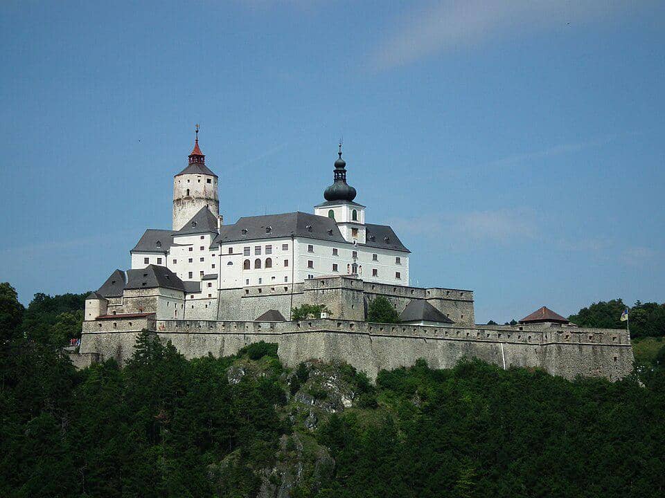 Kastil Forchtenstein di Austria
