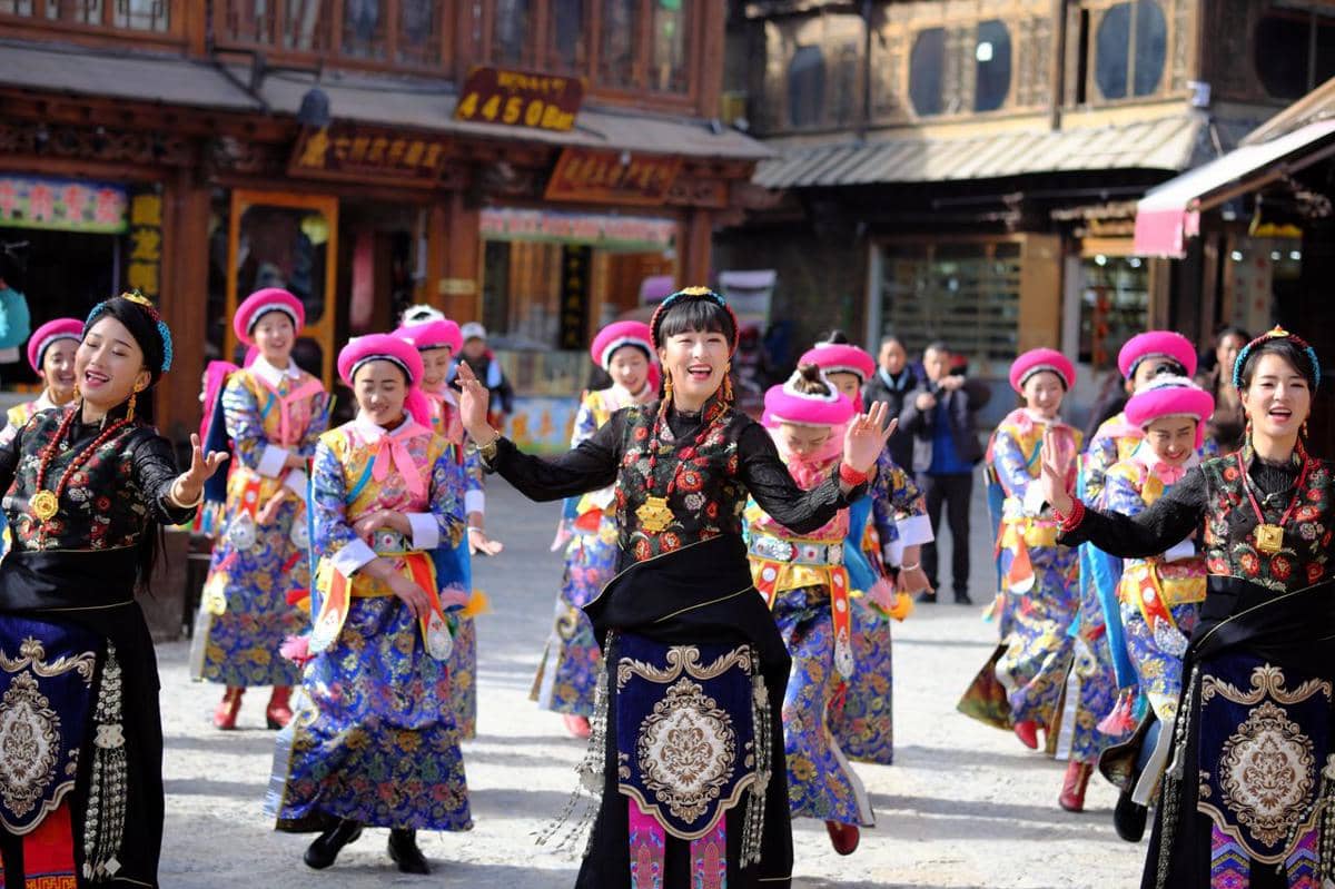 ilustrasi Diqing Tibetan Autonomous Prefecture, Yunnan, China, budaya Tibet, etnis China