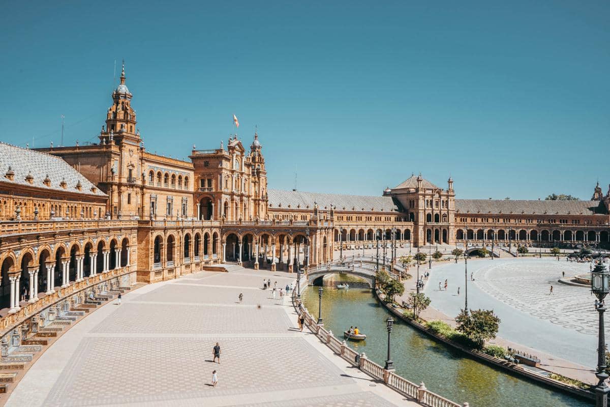 Selain Barcelona, Ini 5 Kota Cantik di Spanyol yang Tak Kalah Memesona