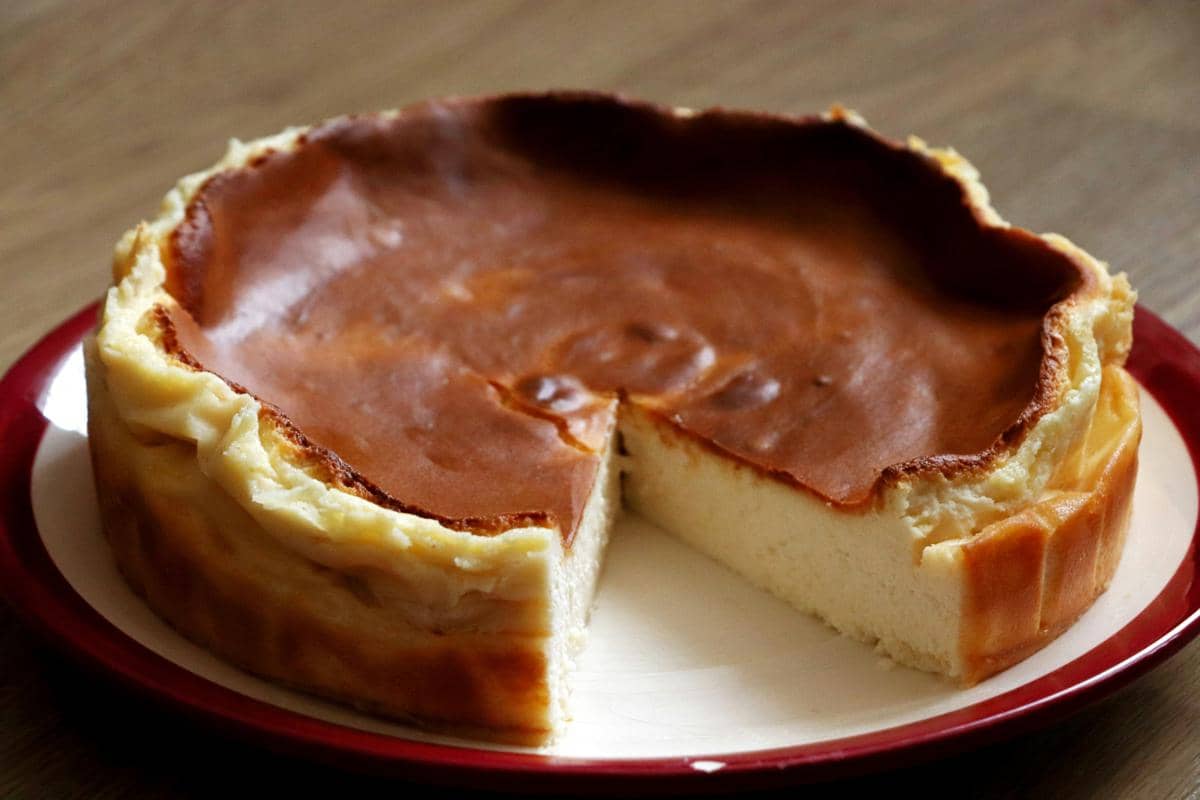 ilustrasi burnt basque cheesecake