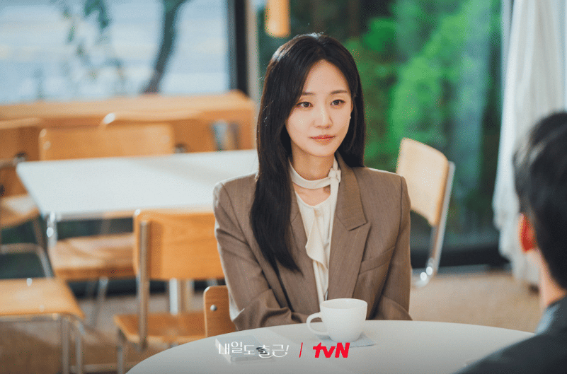 Park Ye Young di drama See You at Work Tomorrow!