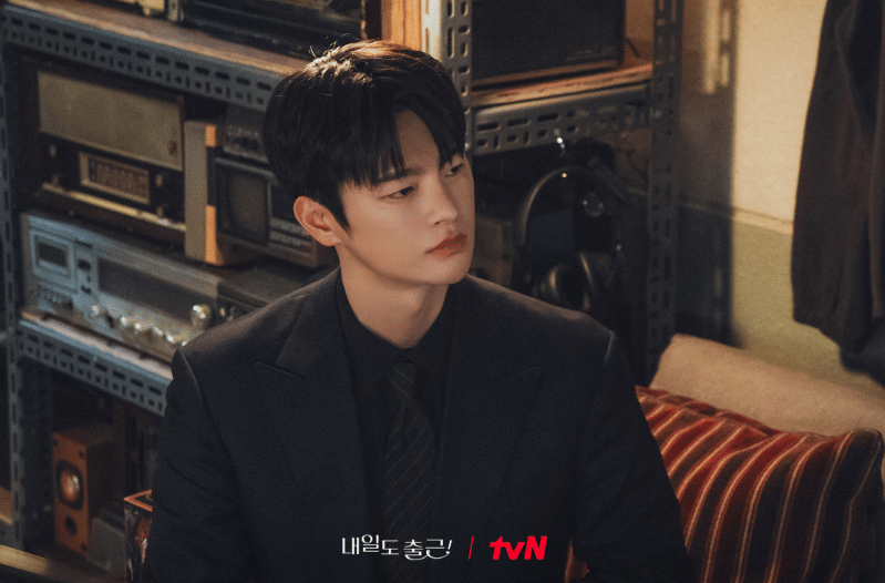 Seo In Guk di drama See You at Work Tomorrow!