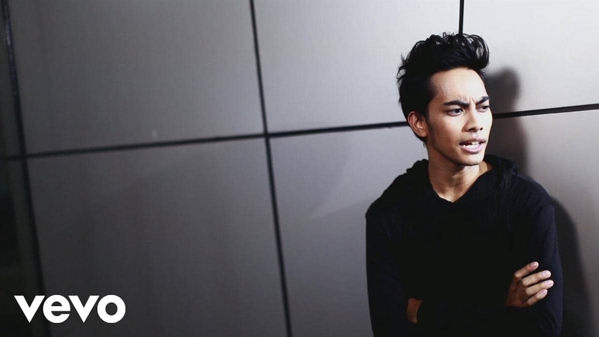 cuplikan video klip "Ingin Putus Saja"
