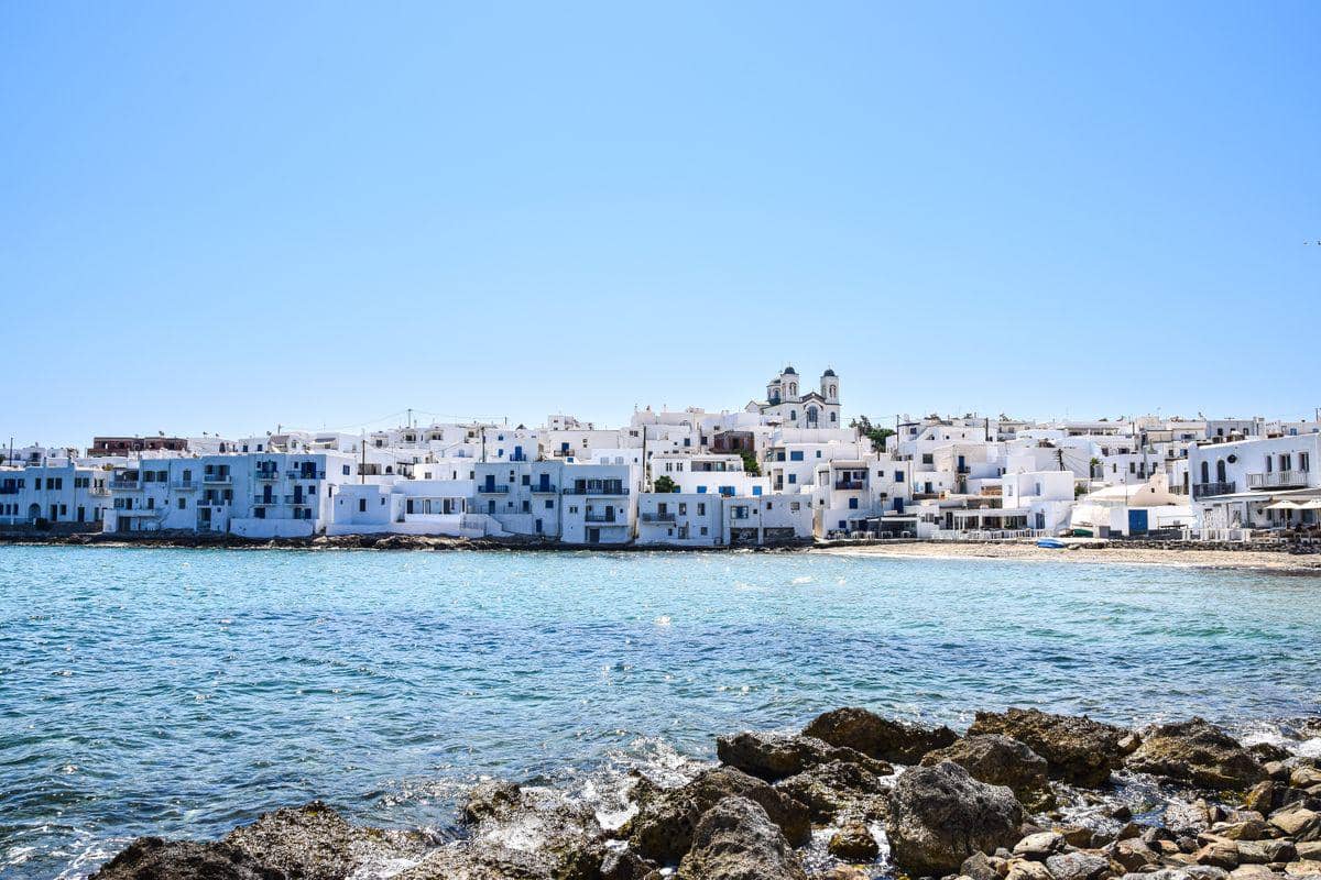 ilustrasi Pulau Paros