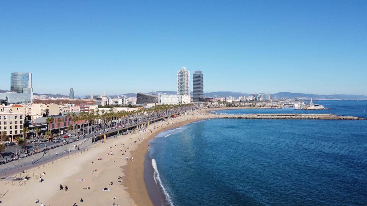 7 Pantai di Barcelona untuk Nyantai selama Liburan Musim Panas