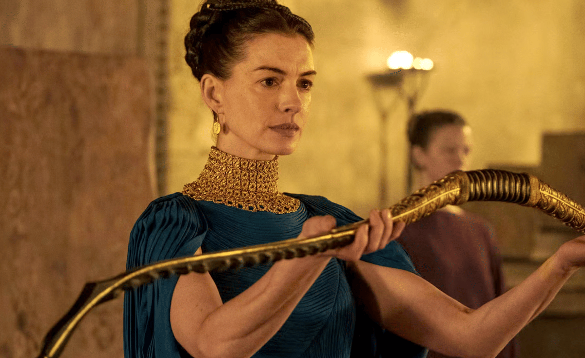 Berapa Kali Anne Hathaway Main di Film Christopher Nolan?