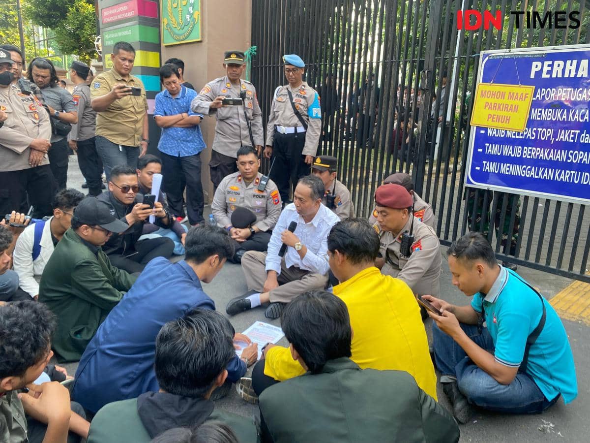 BEM Nusantara Geruduk Kejati Jatim, Desak Febrie Ardiansyah Diadili