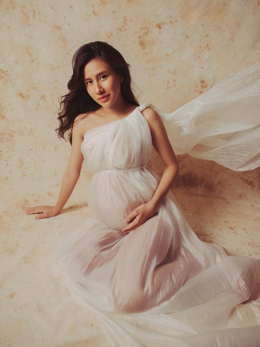 Gaya Maternity Shoot Nuansa Dreamy ala Shenina Cinnamon (instagram.com/sheninacinnamon)