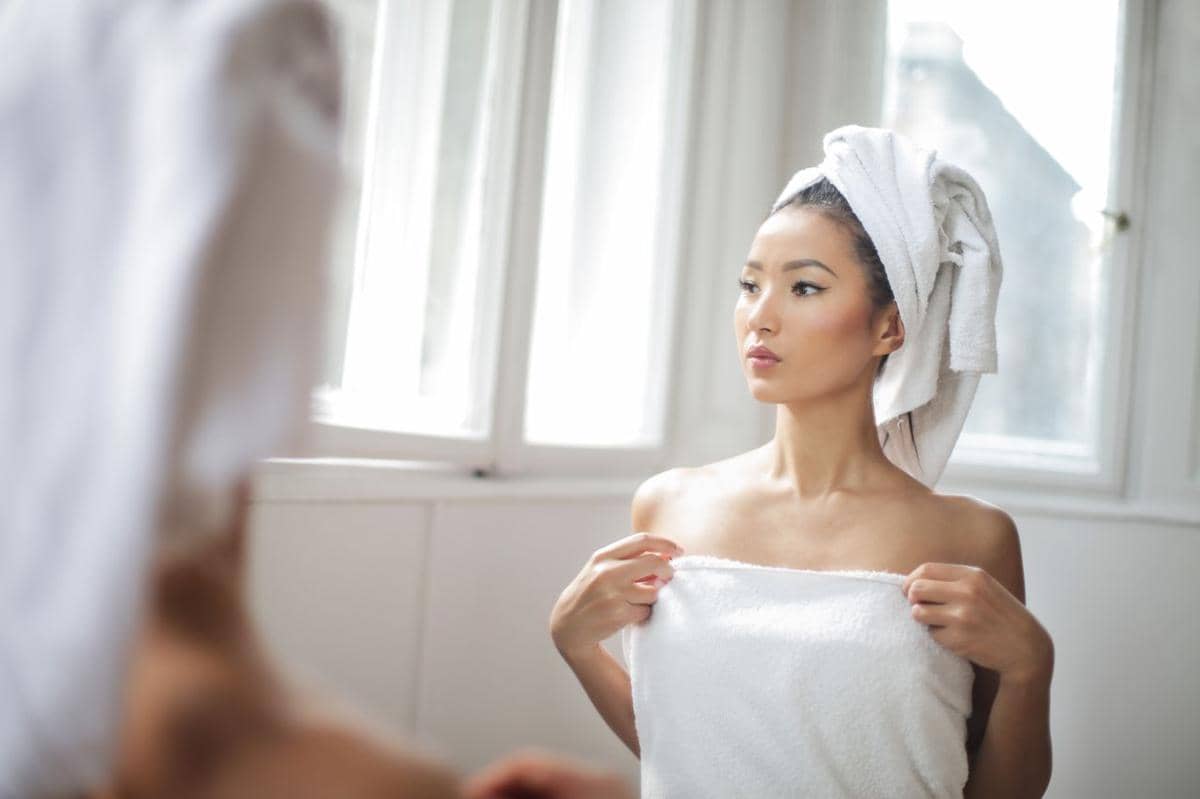 Kapan Handuk Mandi Harus Dibuang? Bisa Jadi Sarang Kuman!