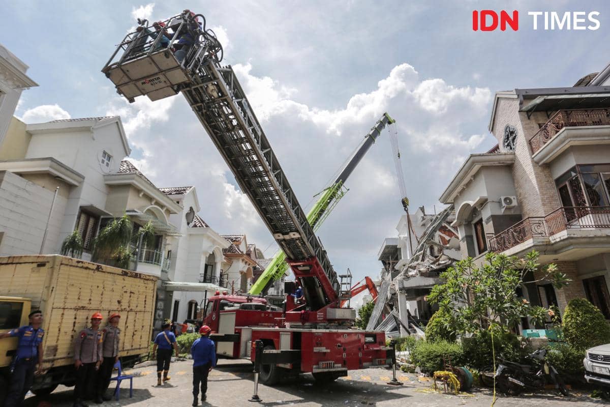 Ledakan Grand Polonia, Kurir Paket Jadi Korban saat Melintas