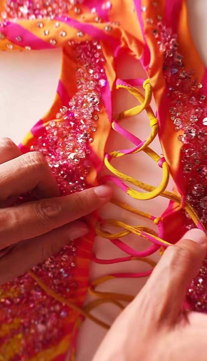 Kostum Shakira Final Piala Dunia, Pakai 200+ Ribu Kristal Swarovski (instagram.com/roberto_cavalli)