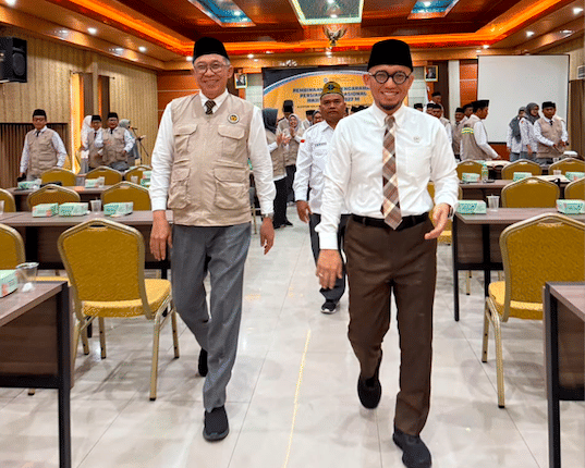 Wamenhaj Dahnil Anzar Simanjuntak saat memberikan arahan dalam agenda Pembinaan dan Pengarahan Persiapan Operasional Haji 1448 H/2027 M Kant