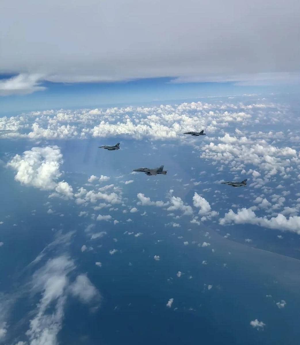 F-16 TNI AU Gandeng F-18 Malaysia untuk Amankan Perbatasan Udara