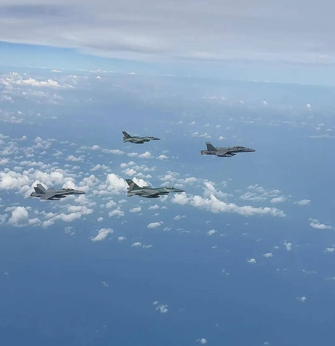 F-16 TNI AU Gandeng F-18 Malaysia untuk Amankan Perbatasan Udara