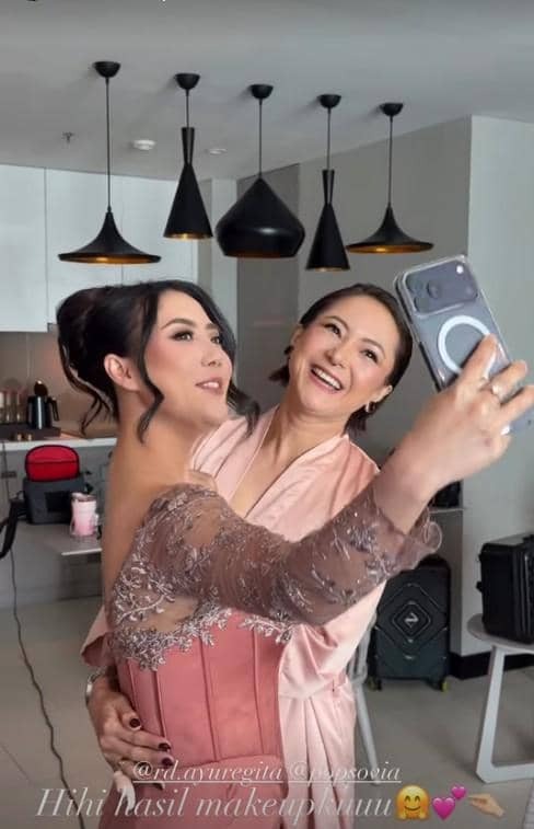 Artis di Akad Pernikahan Nathalie Holshcer dan Aripat (instagram.com/popsovia)