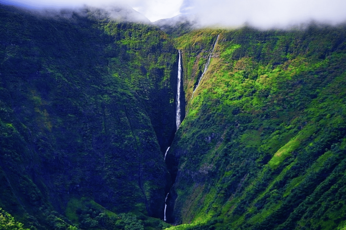 Olo'upena Falls
