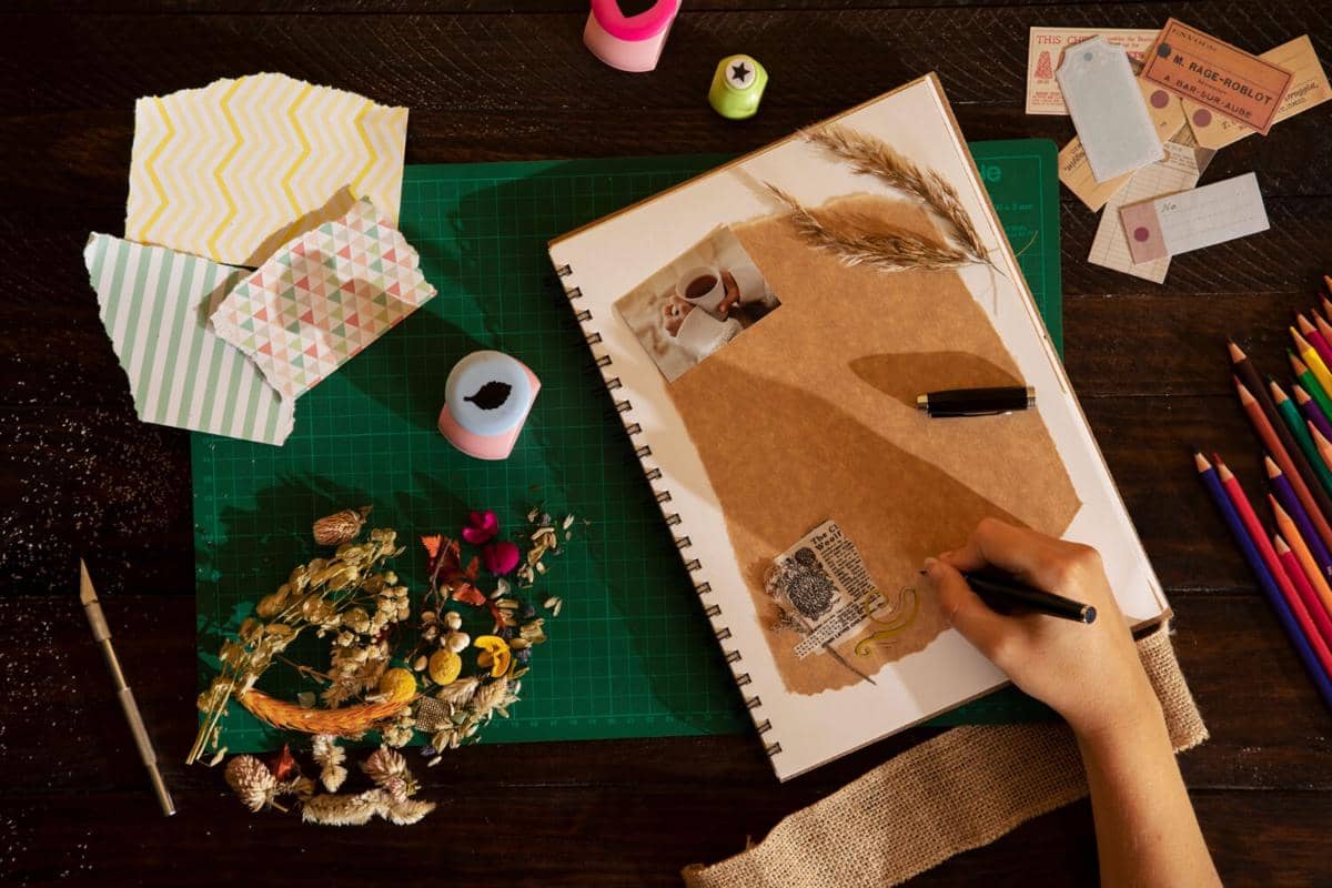 ilustrasi junk journal, journaling, scrapbook