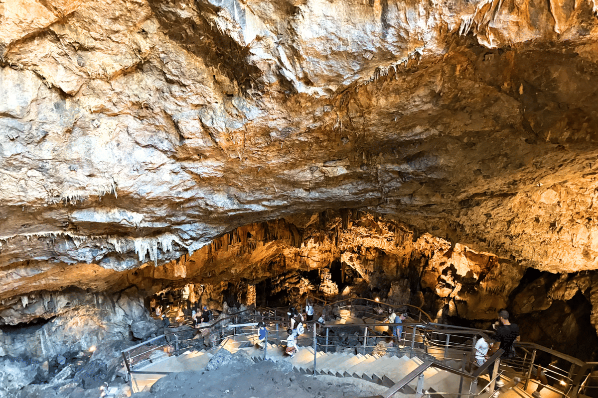 Gua Psychro, Yunani 