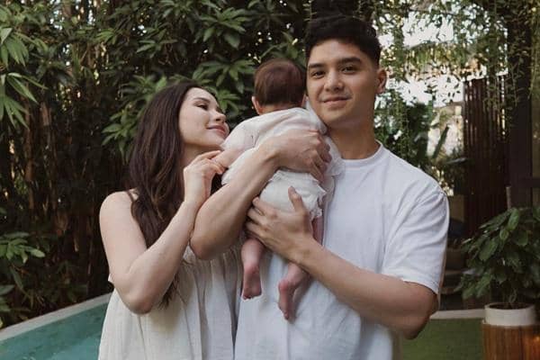 7 Potret Al Ghazali dan Alyssa Liburan di Bali, Perdana Bawa Baby