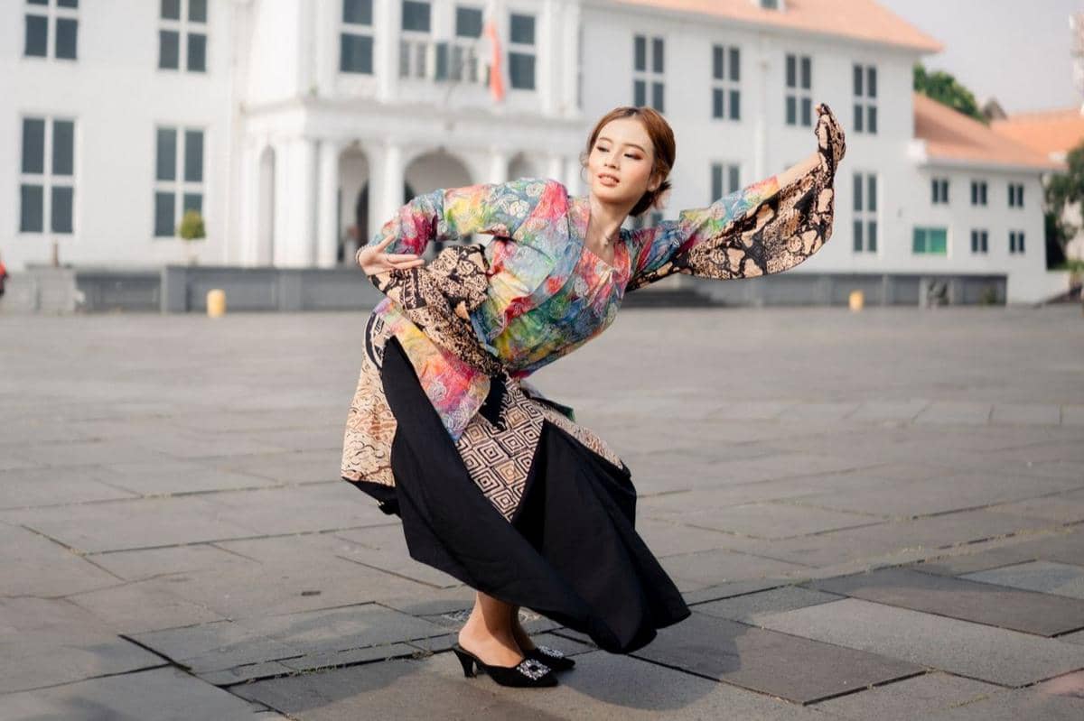 ilustrasi kebaya ampuh mendobrak standar kecantikan konvensional