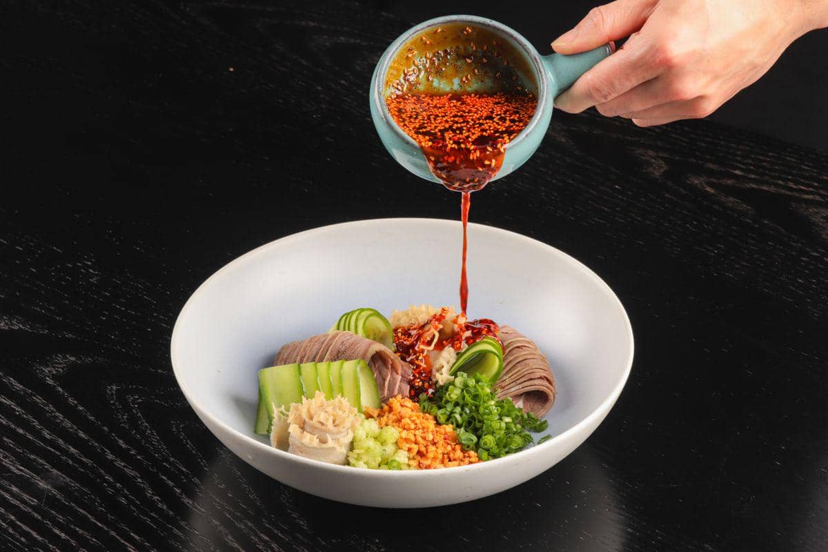 ilustrasi chili oil premium ala resto Korea