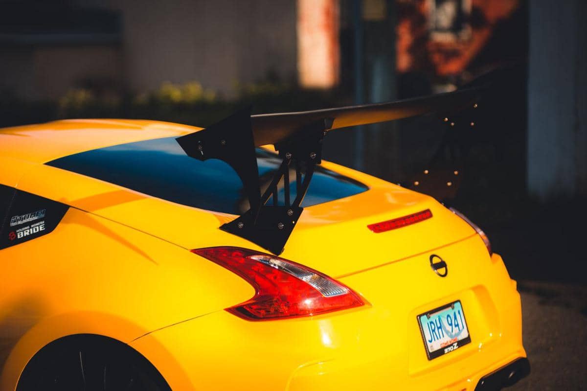 ilustrasi spoiler mobil