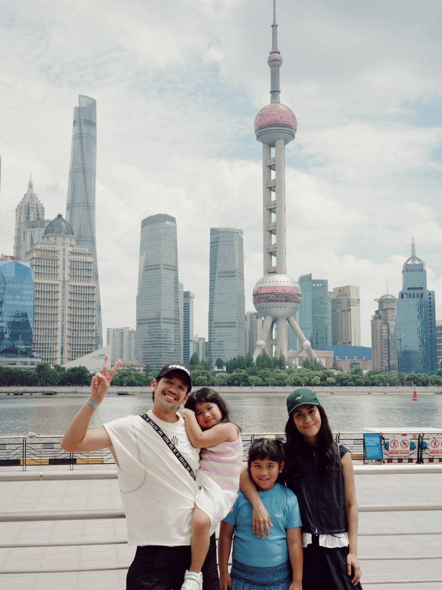 Gya Sadiqah jalan-jalan di Shanghai