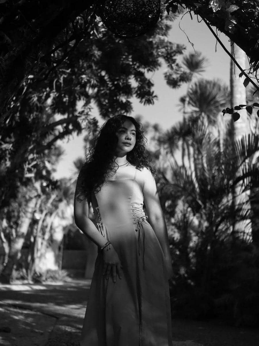 Photoshoot Sahila Hisyam saat liburan di Lombok