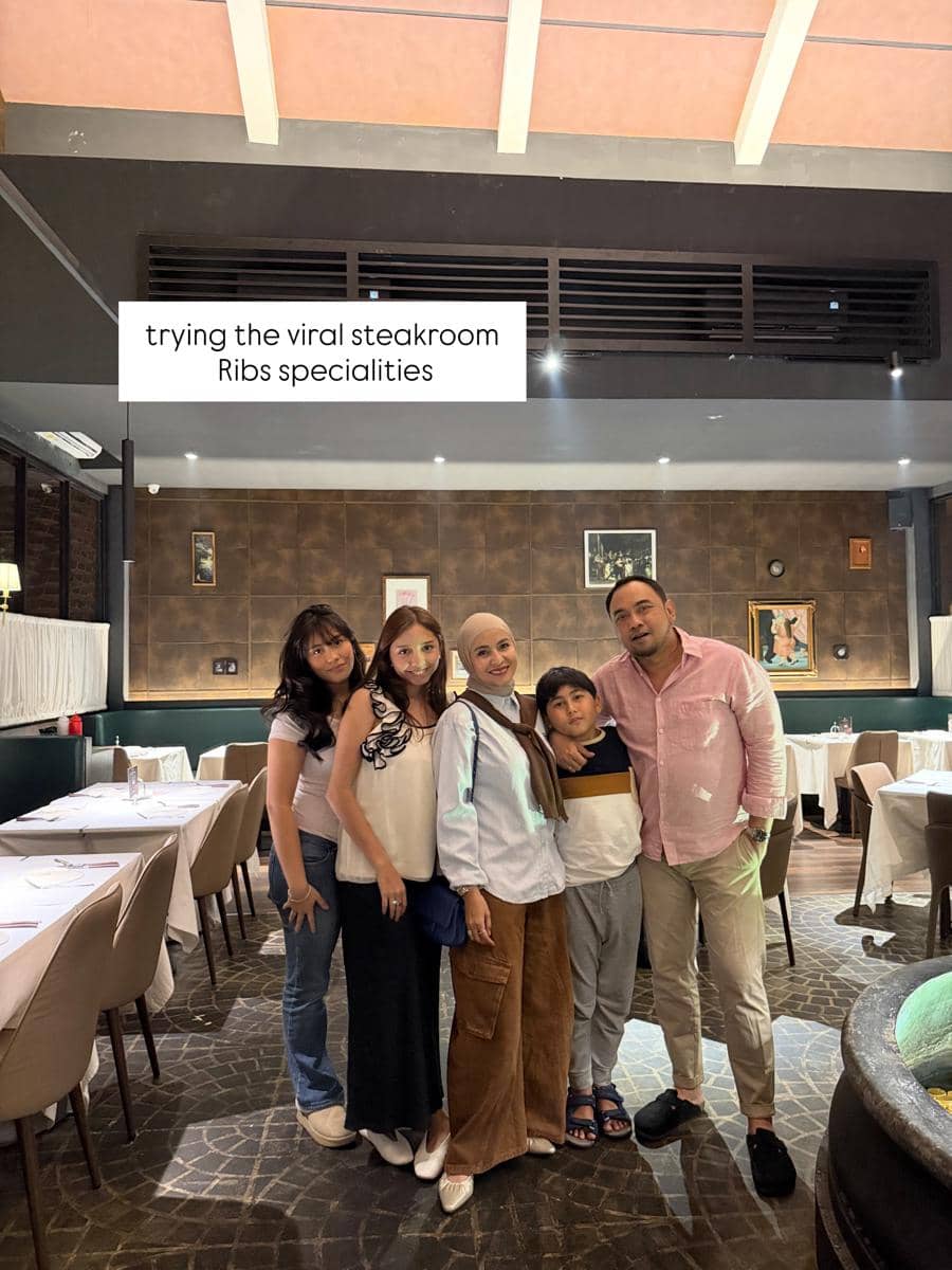 Inspirasi OOTD keluarga Meisya Siregar dan Bebi Romeo