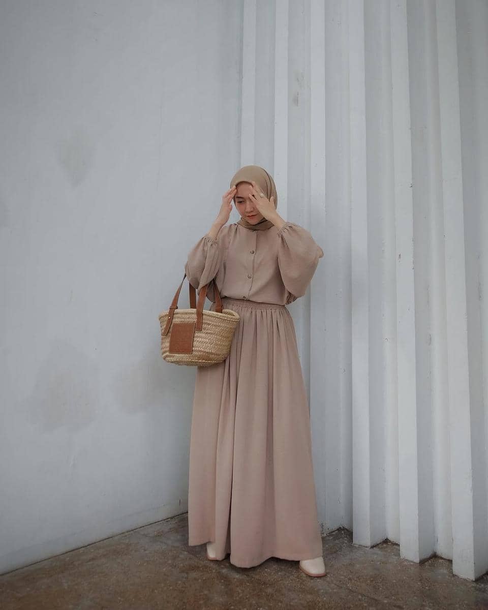 inspirasi outfit one set ala selebgram Nisa Cookie 