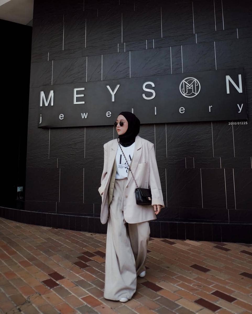 inspirasi outfit one set ala selebgram Nisa Cookie 