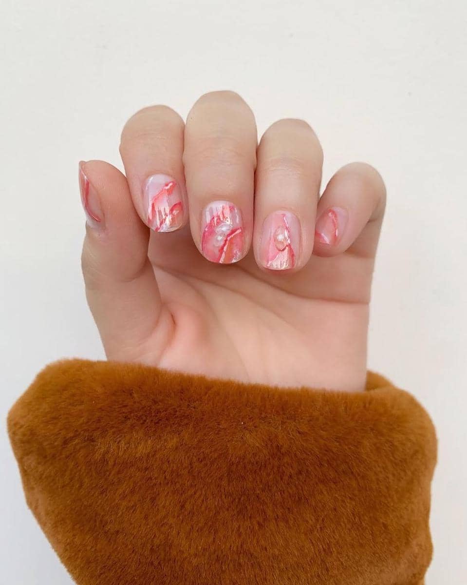 inspirasi nail art motif marmer